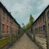 Vallas eléctricas de Auschwitz. Campo de concentración Nazi en Cracovia.