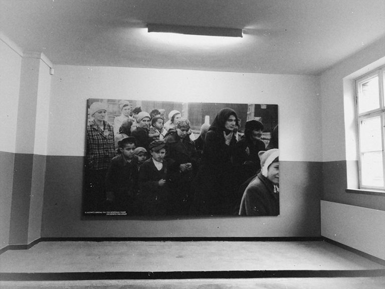 Pasillos barracones Auschwitz. Museo de historia en Cracovia, II Guerra Mundial.