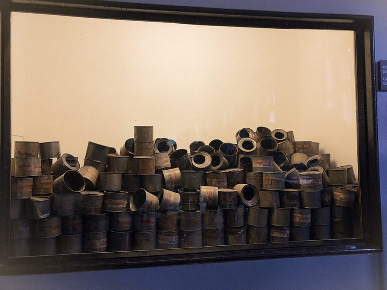 Latas de Zyklon B, Auschwitz. II Guerra Mundial en Cracovia.