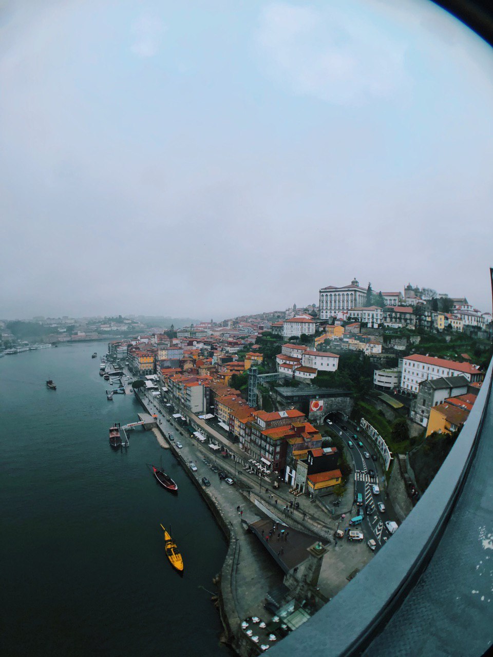 Vistas de Oporto desde el puente Luis I. Viajar por Oporto.
