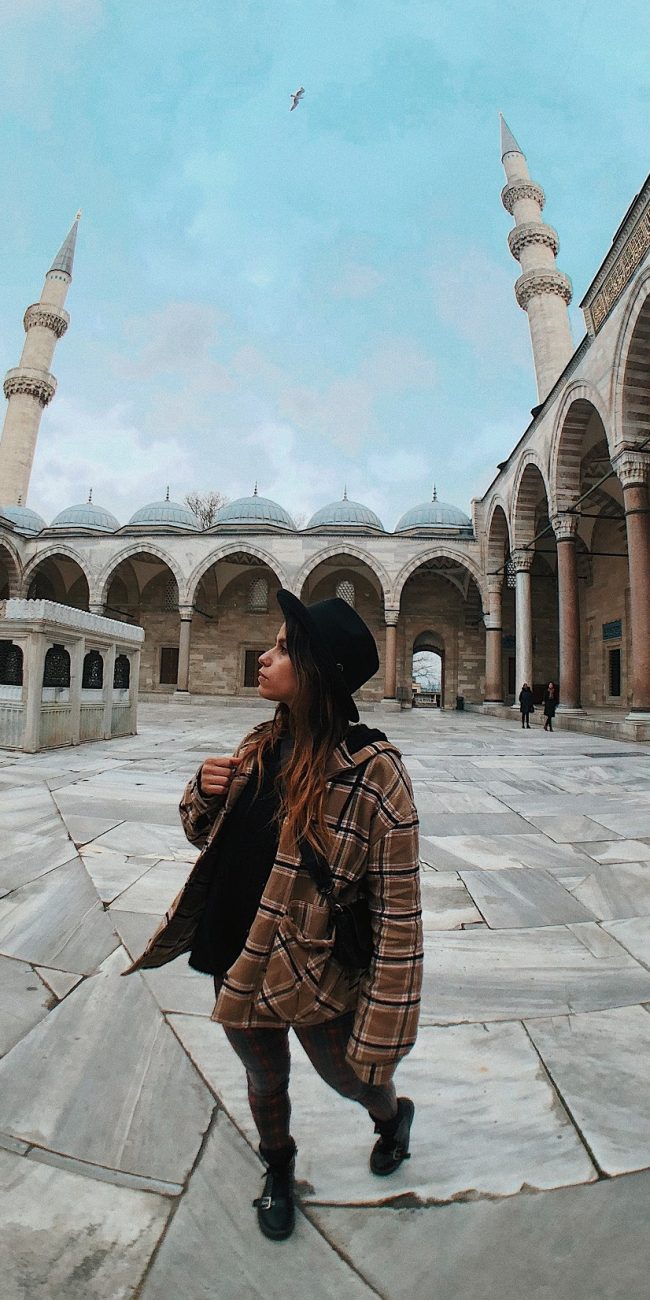 Patio interior Mezquita Suleimán. Qué ver en Estambul.