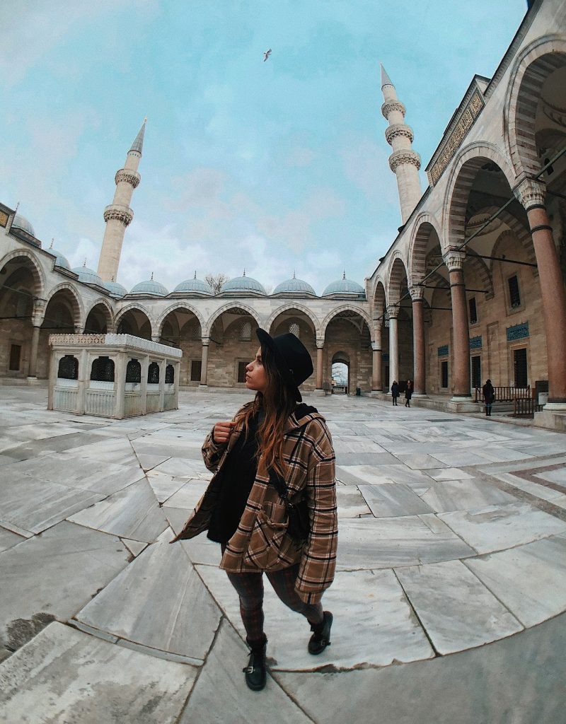 Patio interior Mezquita Suleimán. Qué ver en Estambul.